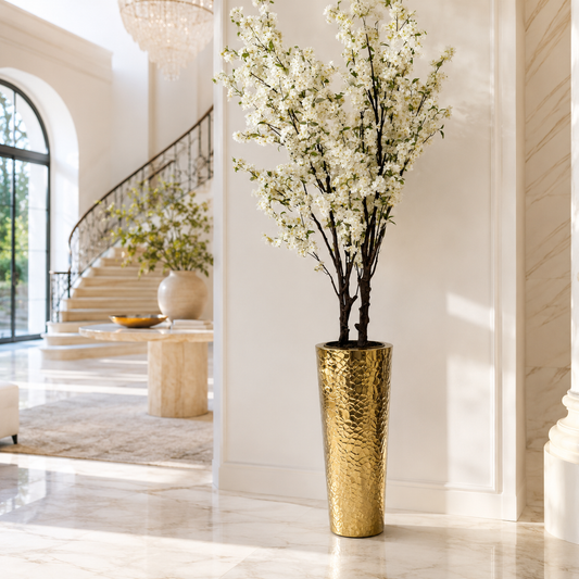 Cerezo en Flores en Cono Dorado Martillado para decoración de interiores | Vareluma