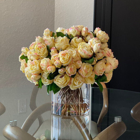 Rosas Inglesas en Cilindro de Vidrio Transparente para decoración de interiores | Vareluma
