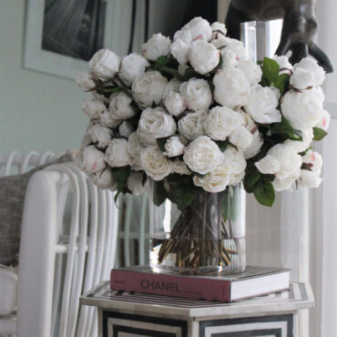 Rosas Inglesas en Cilindro de Vidrio Transparente para decoración de interiores | Vareluma